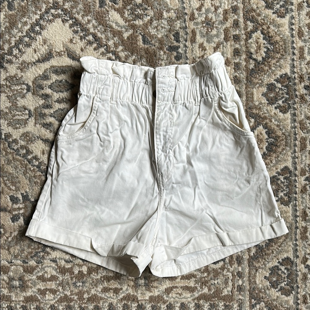 H&M Cream High Waist Relaxed Fit Shorts